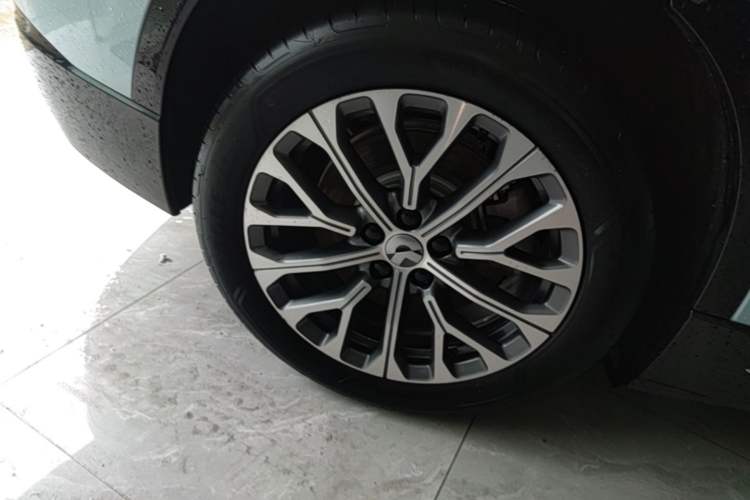 Used Nio ES6 2025 75 kWh Right Rear Wheel Hub