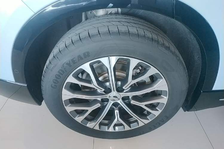 Used Nio ES6 2025 75 kWh Right Rear Wheel Hub