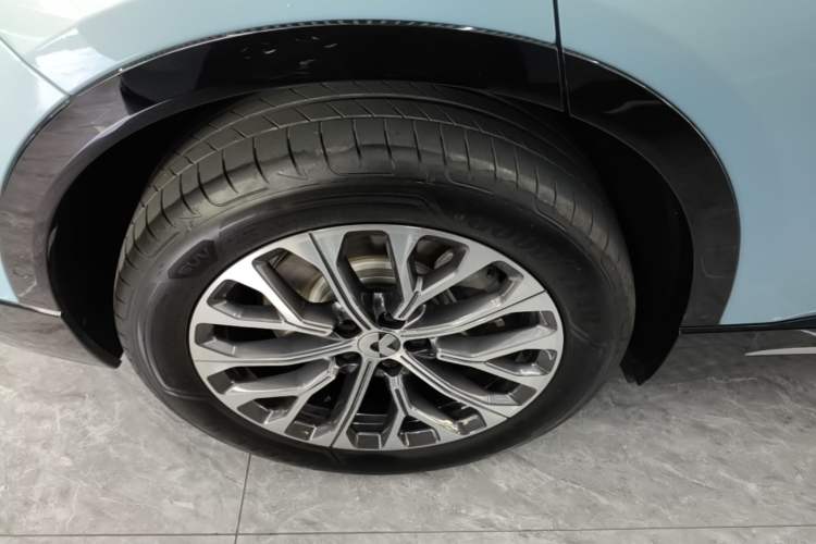 Used Nio ES6 2025 75 kWh Right Rear Wheel Hub