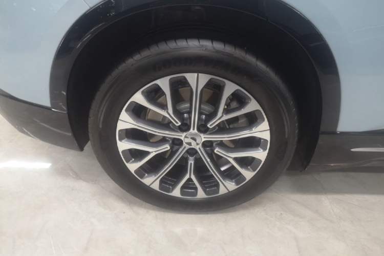 Used Nio ES6 2025 75 kWh Right Rear Wheel Hub