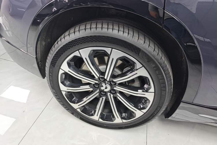 Used Nio ES6 2025 75 kWh Right Rear Wheel Hub
