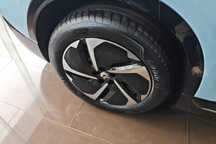 Used Nio ES6 2025 75 kWh Right Rear Wheel Hub
