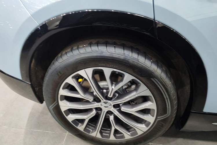 Used Nio ES6 2025 75 kWh Right Rear Wheel Hub