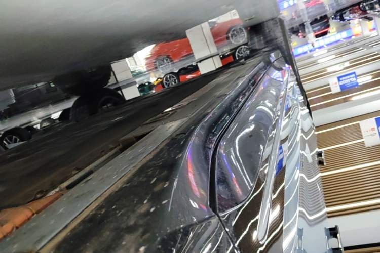 Used Nio ES6 2025 75 kWh Right Side Sill