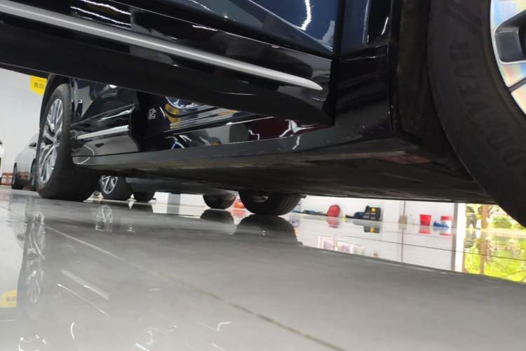 Used Nio ES6 2025 75 kWh Right Side Sill