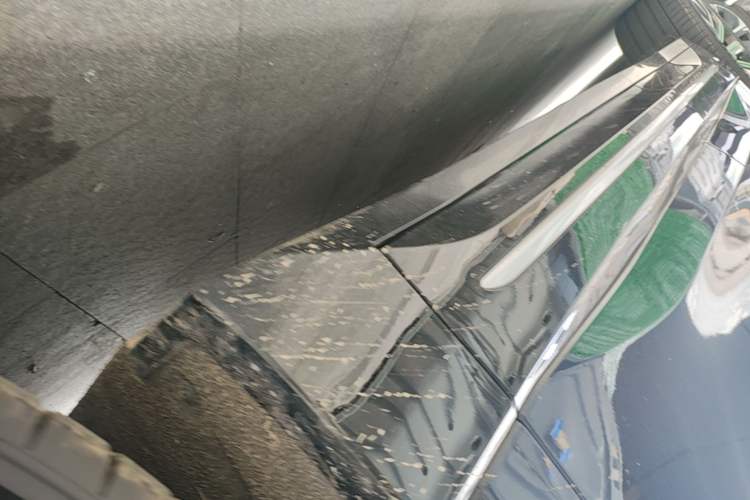 Used Nio ES6 2025 75 kWh Right Side Sill