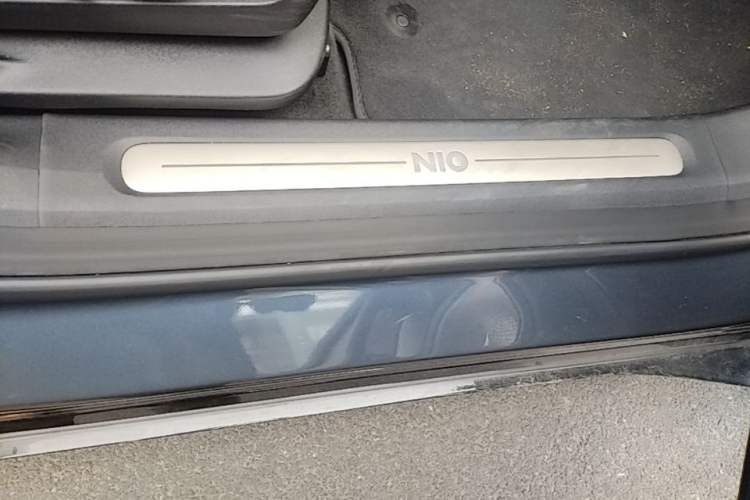 Used Nio ES6 2025 75 kWh Right Side Sill