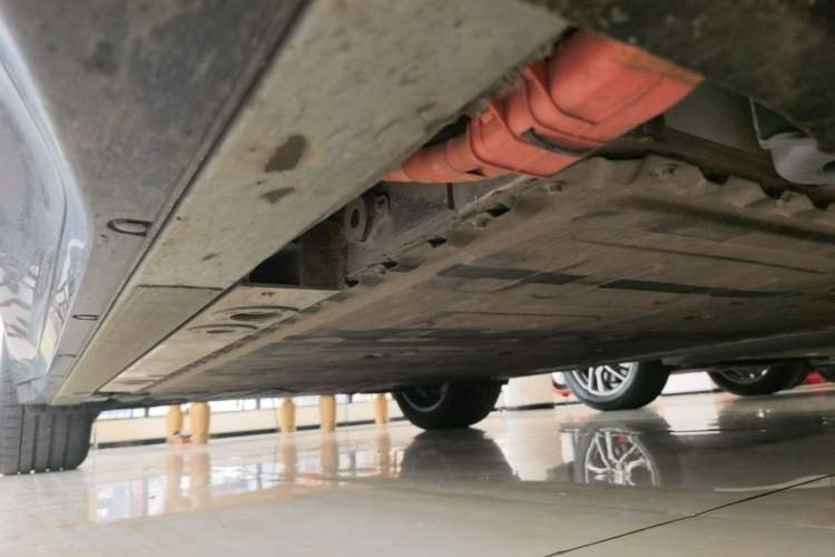 Used Nio ES6 2025 75 kWh Right Side Sill