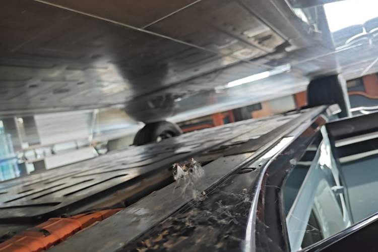 Used Nio ES6 2025 75 kWh Right Side Sill