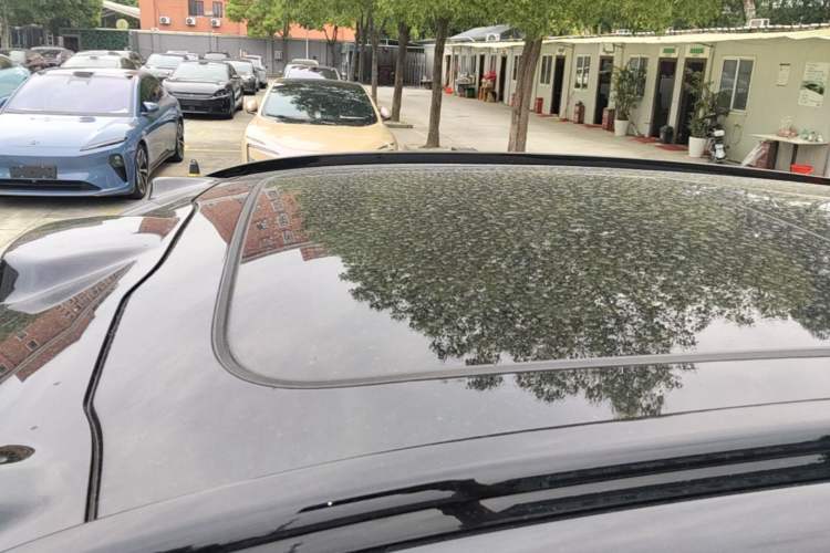 Used Nio ES6 2025 75 kWh Roof