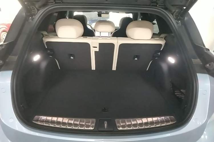 Used Nio ES6 2025 75 kWh Trunk