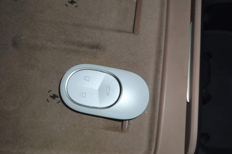 Used Nio ES6 2025 75 kWh Vehicle Key