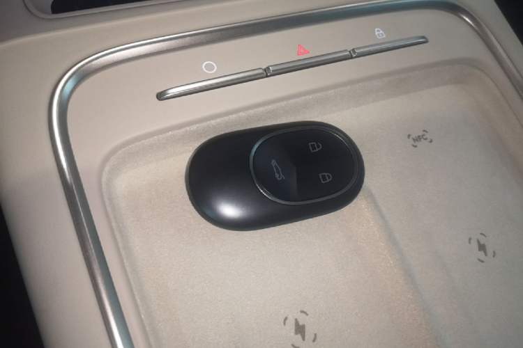 Used Nio ES6 2025 75 kWh Vehicle Key