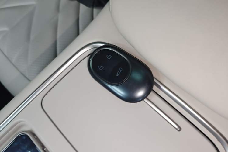 Used Nio ES6 2025 75 kWh Vehicle Key