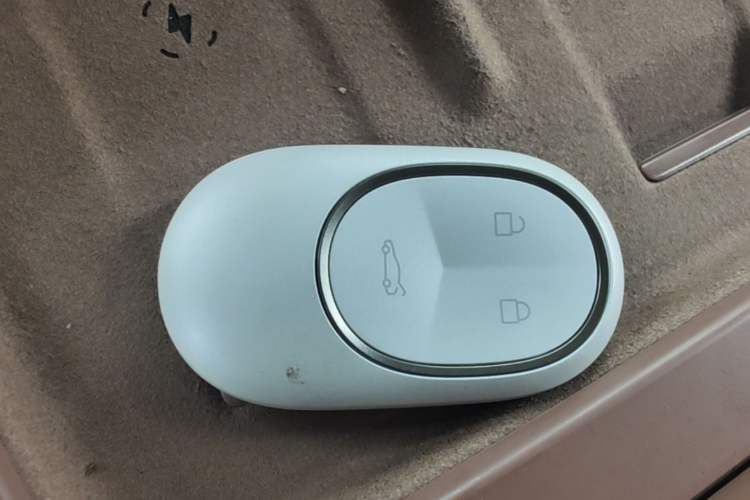 Used Nio ES6 2025 75 kWh Vehicle Key