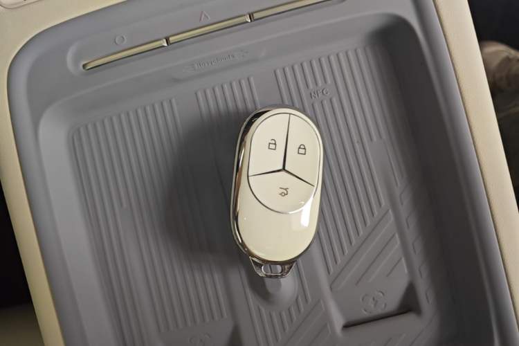 Used Nio ES6 2025 75 kWh Vehicle Key