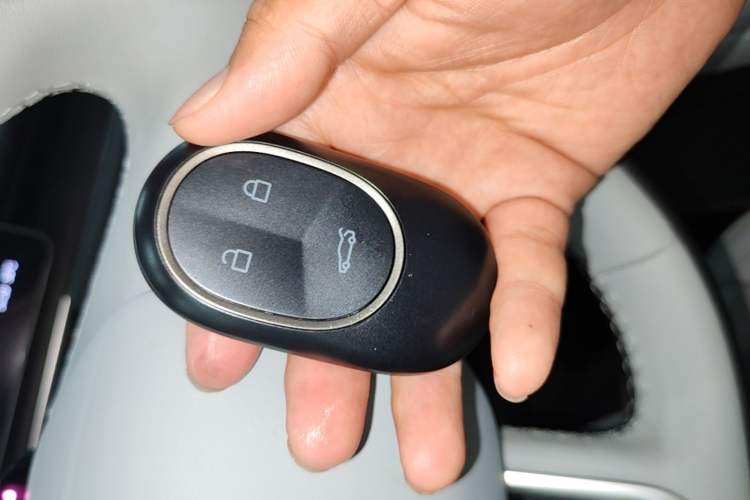 Used Nio ES6 2025 75 kWh Vehicle Key
