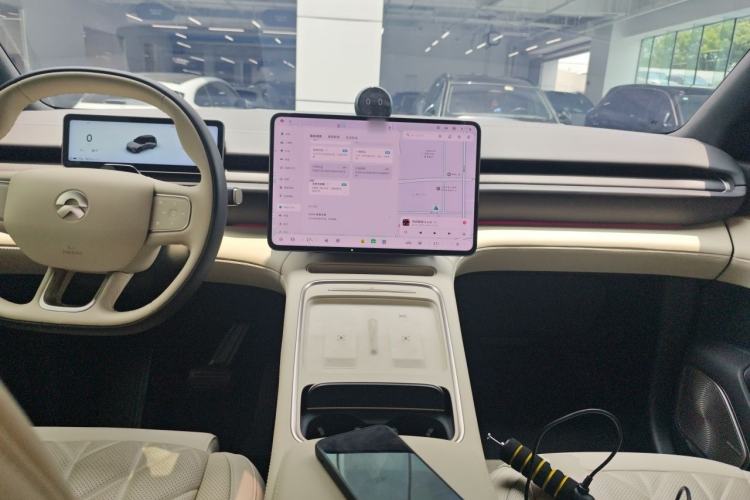 Used Nio ES6 2025 75 kWh Center Console