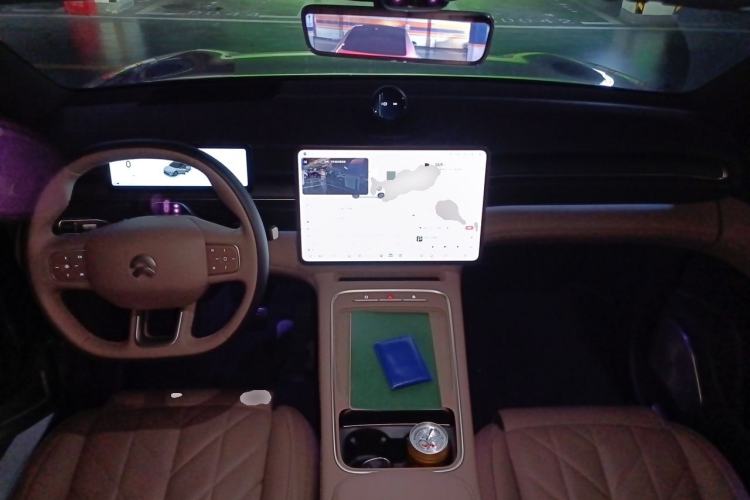 Used Nio ES6 2025 75 kWh Center Console