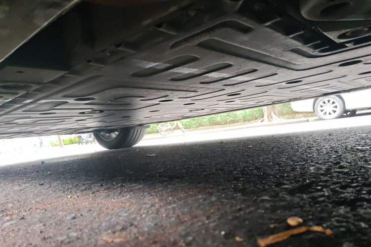 Used Nio ES6 2025 75 kWh Chassis Front Right