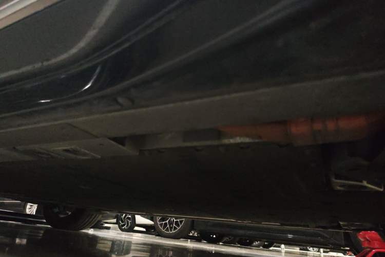 Used Nio ES6 2025 75 kWh Chassis Front Right