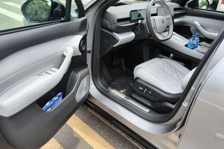 Used Nio ES6 2025 75 kWh Driver Seat