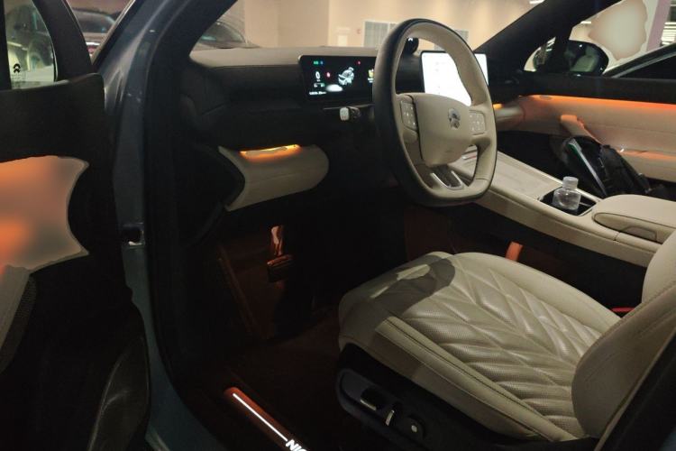 Used Nio ES6 2025 75 kWh Driver Seat