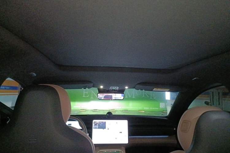 Used Nio ES6 2025 75 kWh Headliner