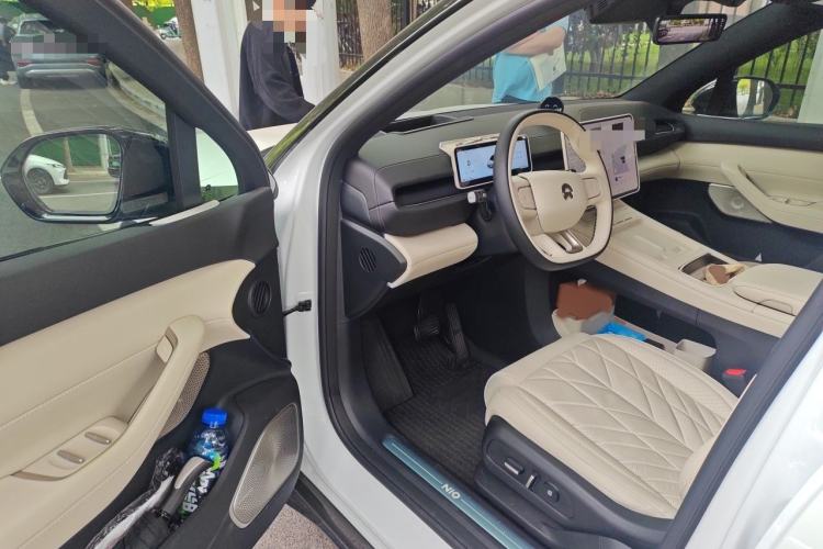 Used Nio ES6 2025 75 kWh Interior 3