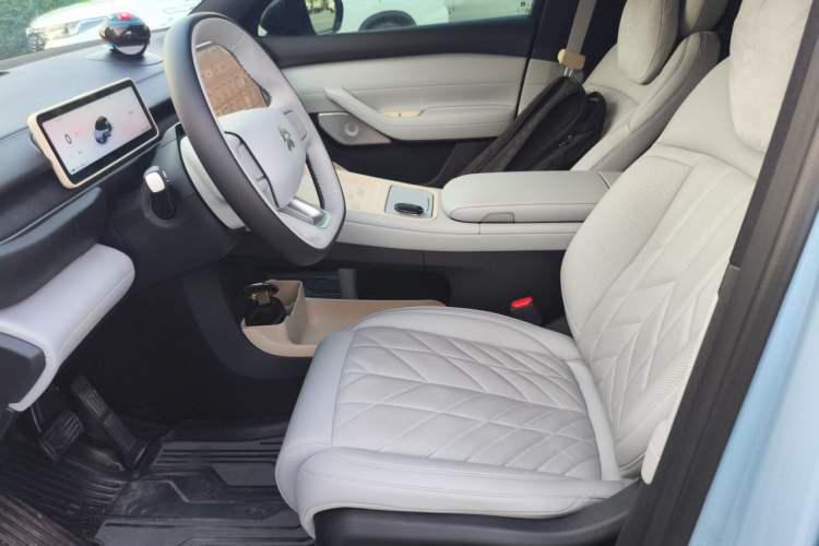 Used Nio ES6 2025 75 kWh Left Front Seat