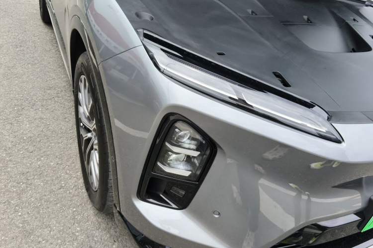 Used Nio ES6 2025 75 kWh Right Front Headlight