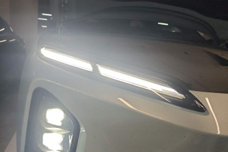Used Nio ES6 2025 75 kWh Right Front Headlight