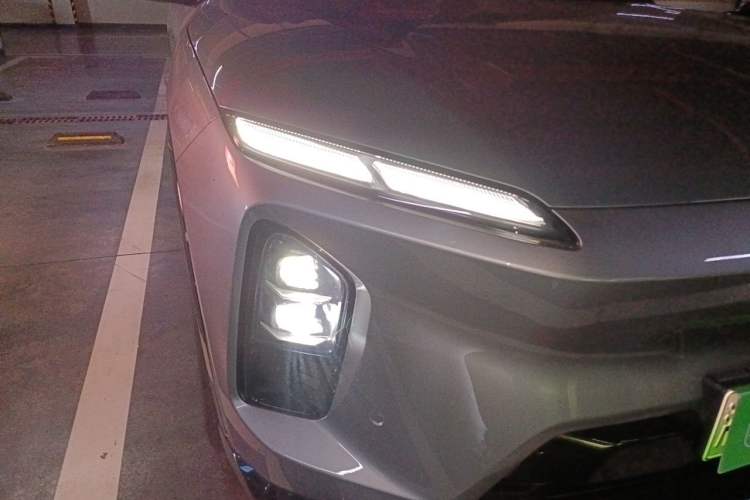Used Nio ES6 2025 75 kWh Right Front Headlight