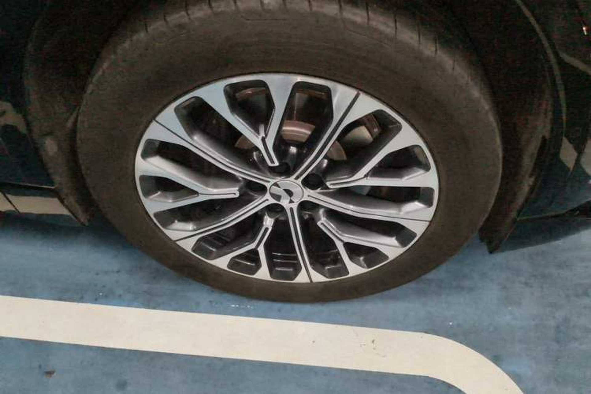Used Nio ES6 2025 75 kWh Right Front Wheel Hub
