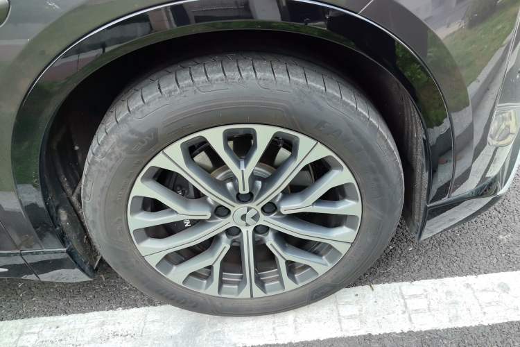 Used Nio ES6 2025 75 kWh Right Front Wheel Hub