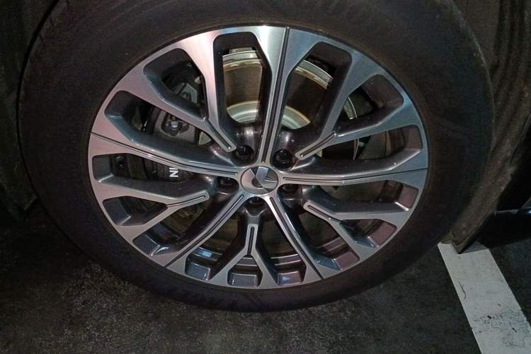 Used Nio ES6 2025 75 kWh Right Front Wheel Hub