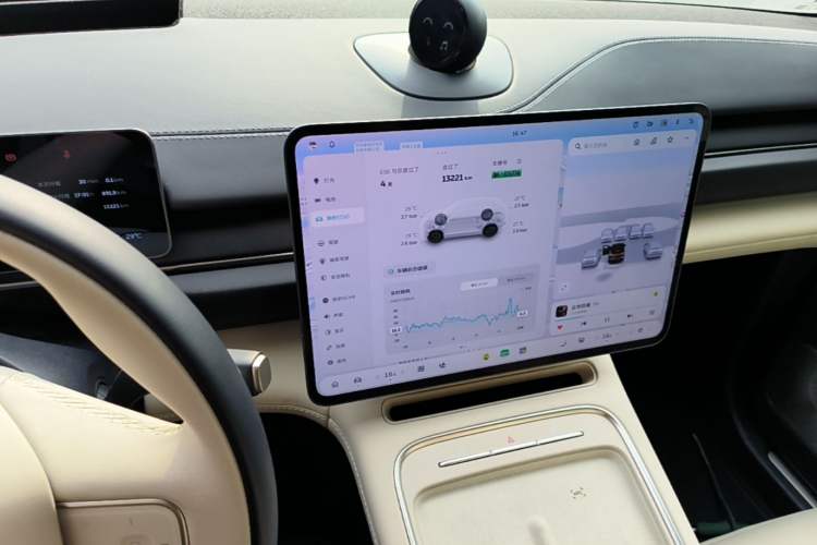 Used Nio ES6 2025 75 kWh Audio And AC Panel