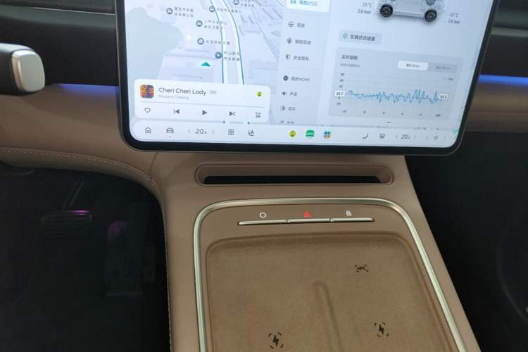 Used Nio ES6 2025 75 kWh Audio And AC Panel