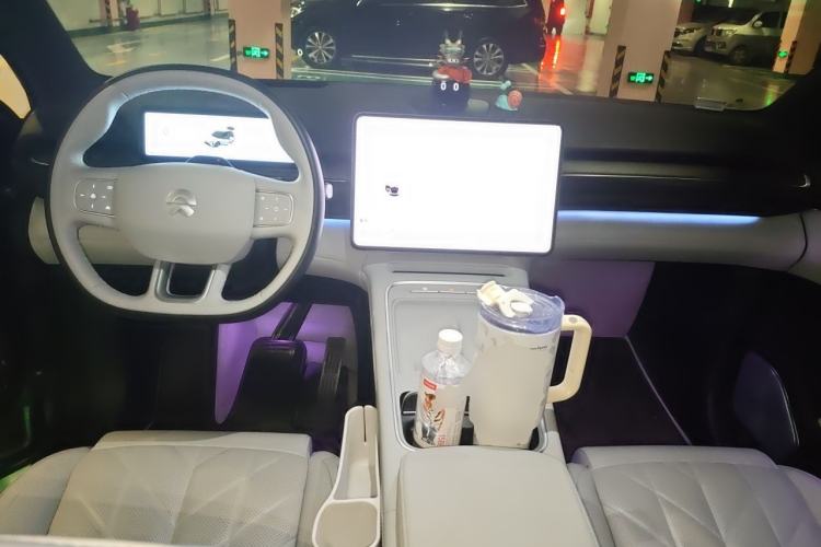 Used Nio ES6 2025 75 kWh Center Console