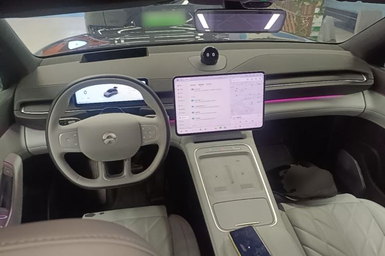 Used Nio ES6 2025 75 kWh Center Console