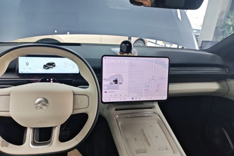 Used Nio ES6 2025 75 kWh Center Console