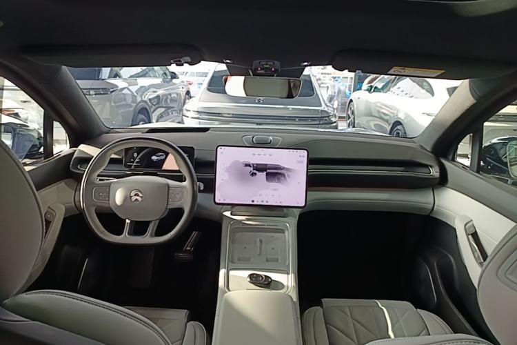 Used Nio ES6 2025 75 kWh Center Console