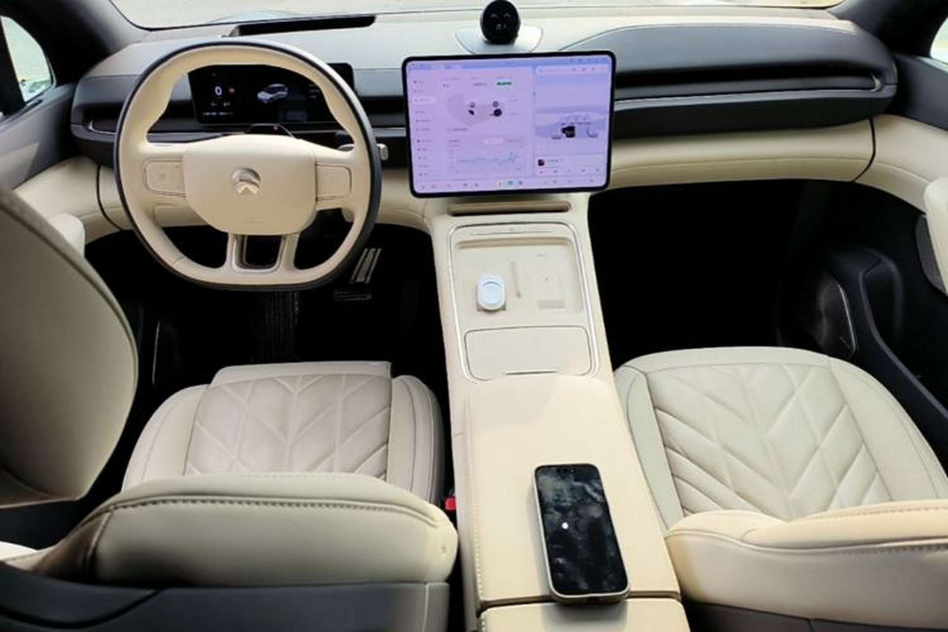 Used Nio ES6 2025 75 kWh Center Console