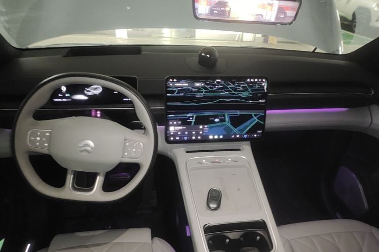Used Nio ES6 2025 75 kWh Center Console