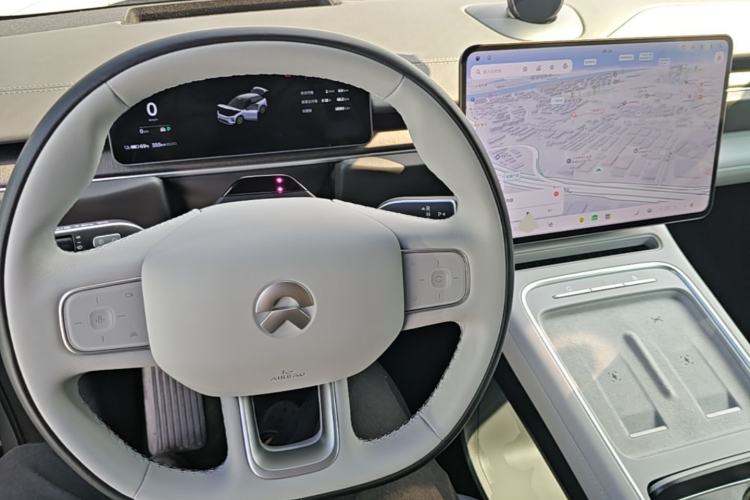 Used Nio ES6 2025 75 kWh Center Console