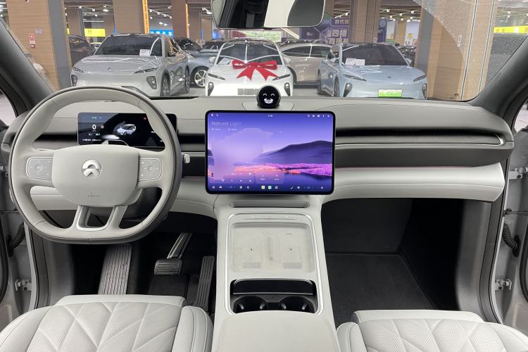 Used Nio ES6 2025 75 kWh Center Console
