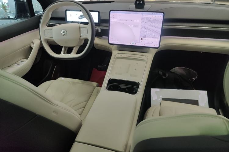 Used Nio ES6 2025 75 kWh Center Console