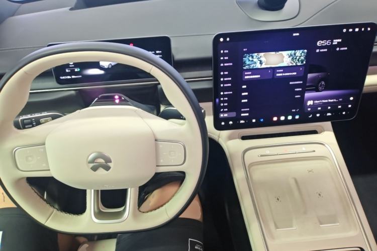 Used Nio ES6 2025 75 kWh Center Console