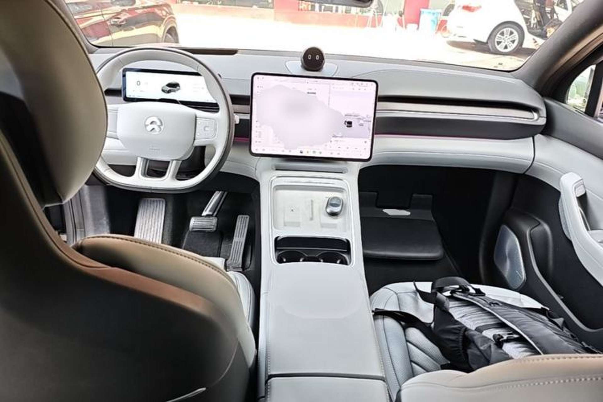 Used Nio ES6 2025 75 kWh Center Console