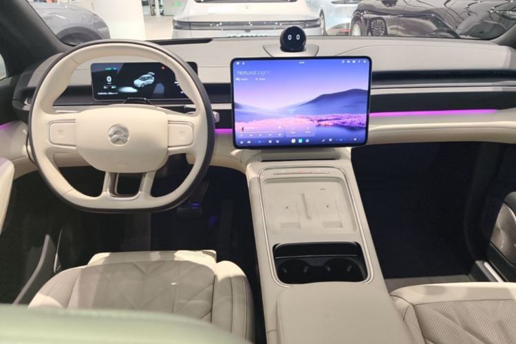 Used Nio ES6 2025 75 kWh Center Console